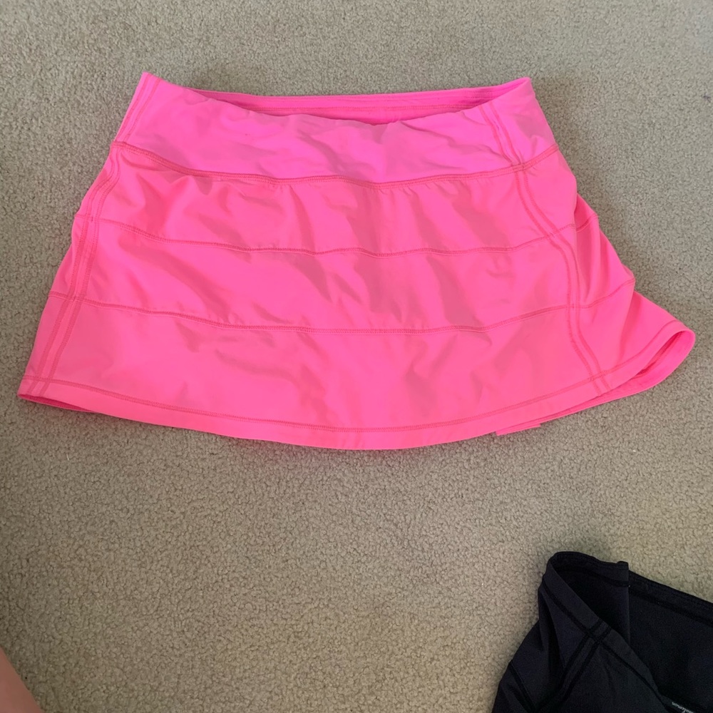 size 6 lulu pace rivival pink skort regular length